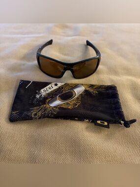 VINTAGE Oakley Antix Black & Gold Sunglasses Made In USA Includes Dust Bag